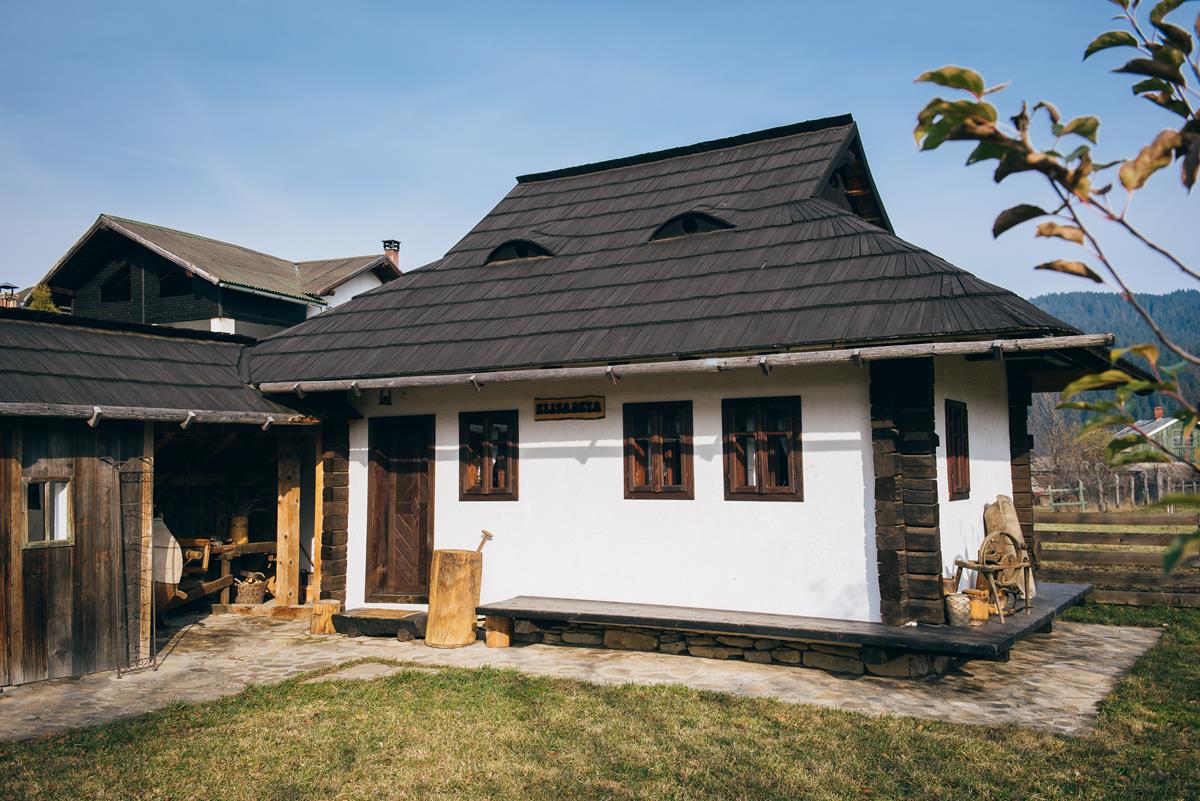 cazare pensiunea la roata bucovina