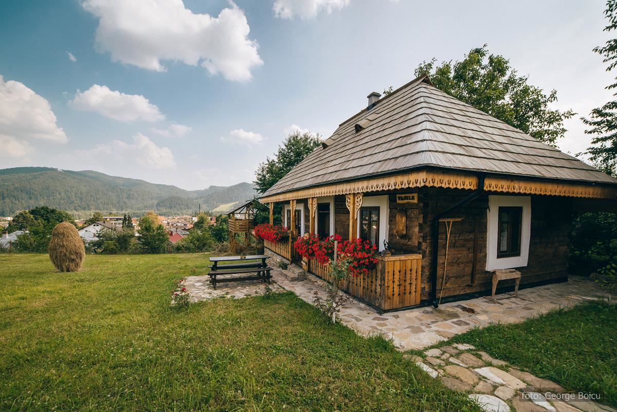 cazare case traditionale bucovina