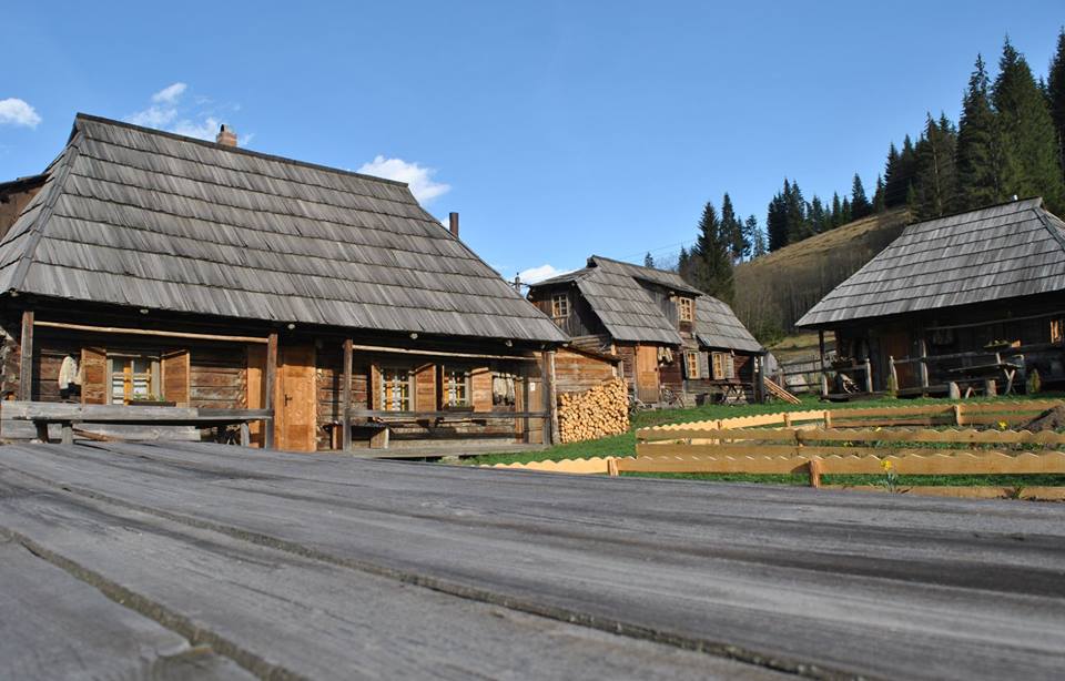 cazare case traditionale bucovina