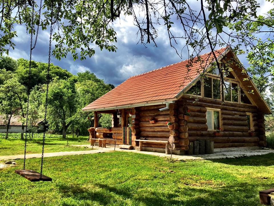 transylvania log cabins pesteana
