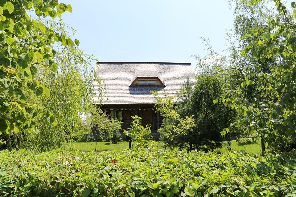 gradina vlahiia cazare case traditionale
