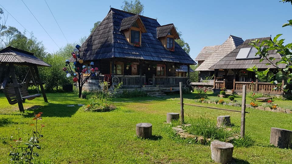 casuta din scobai, maramures