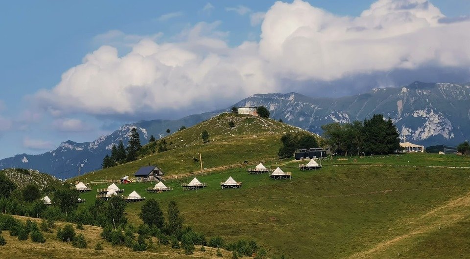 cazare glamping piatra craiului