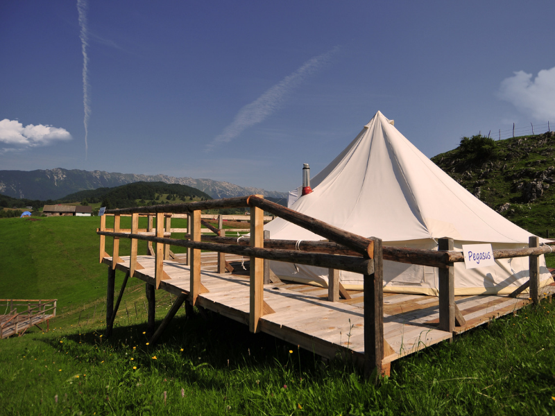 cazare glamping dambovicioara