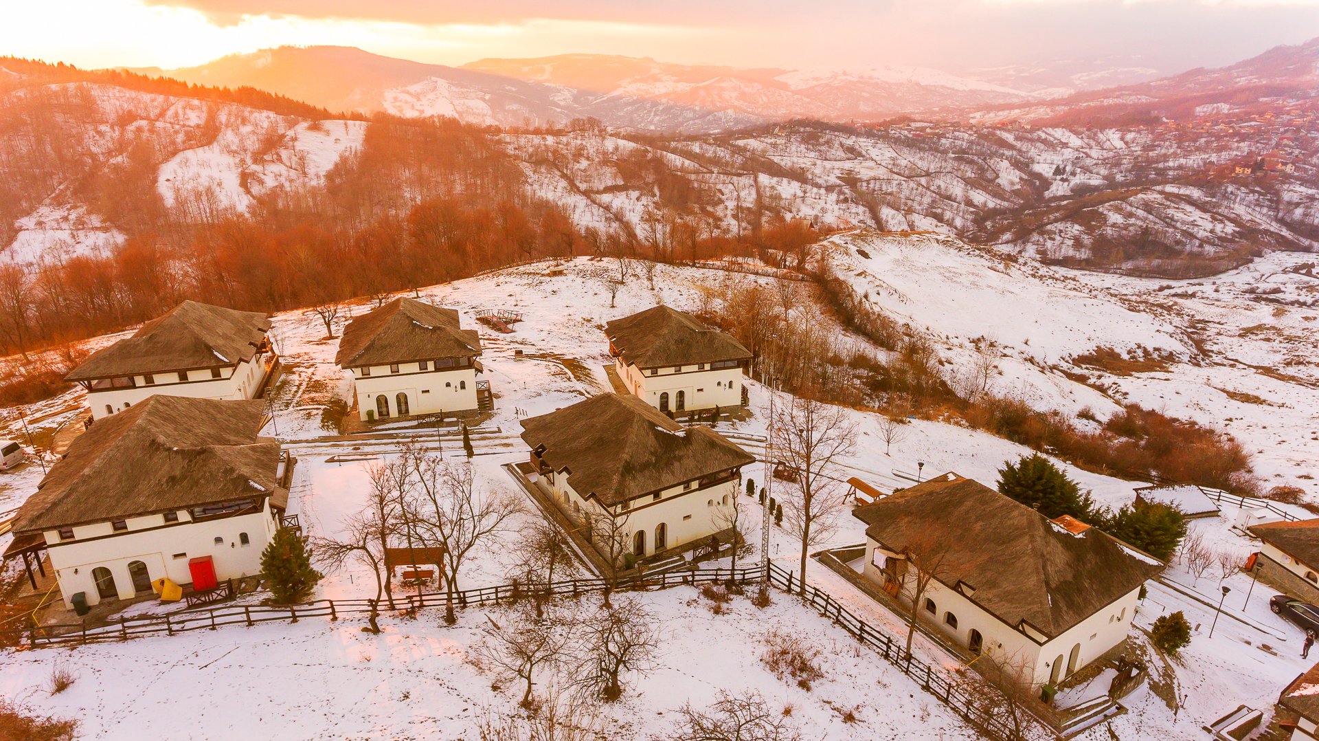 vacanta iarna satul prunilor pietrosita