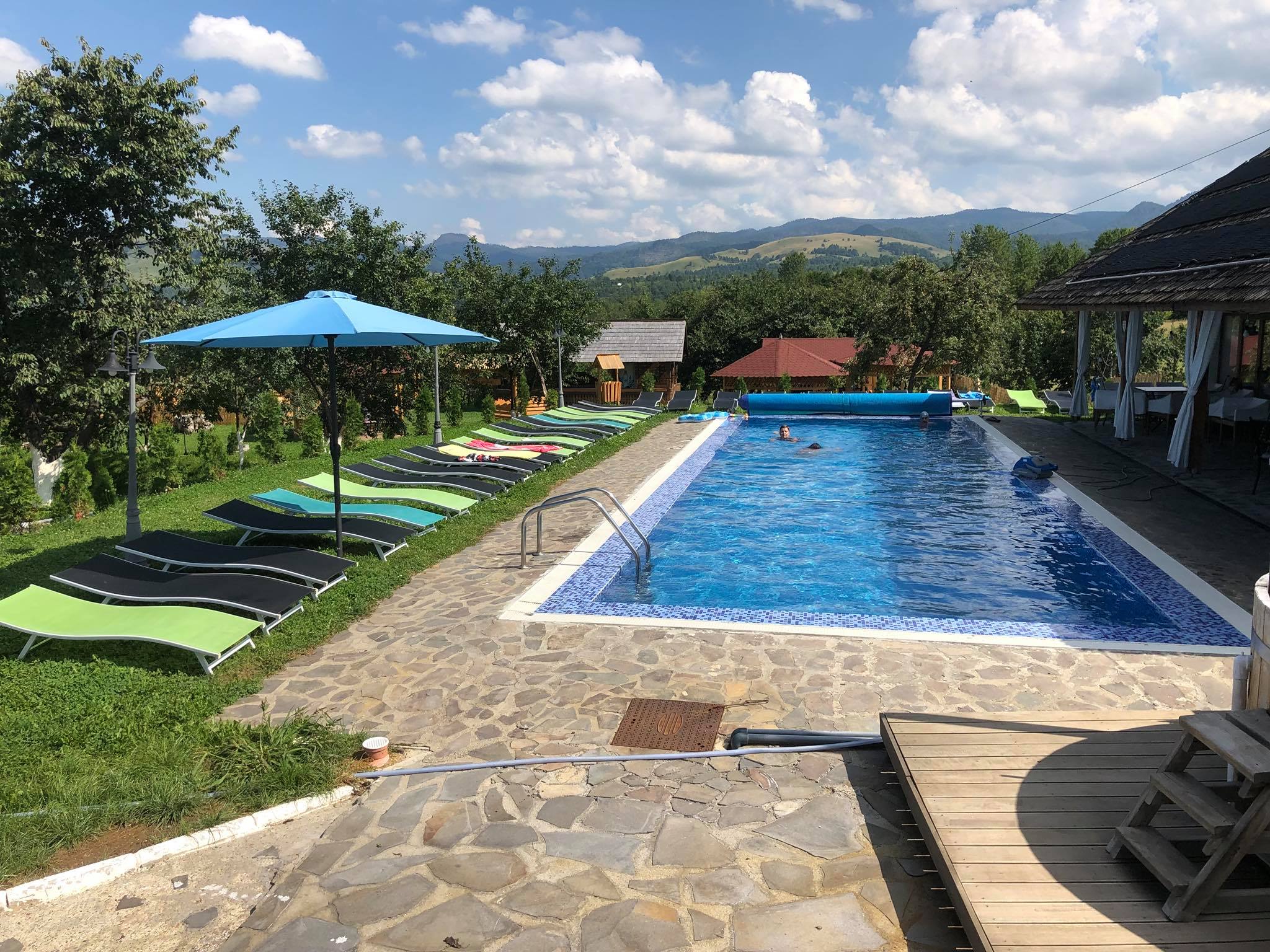 cazare cu piscina maramures