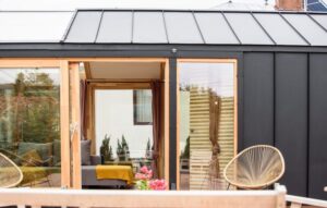 cozy daylight tiny house exteriorul