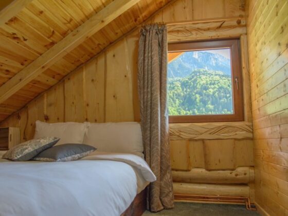 dormitor king's rock cabin