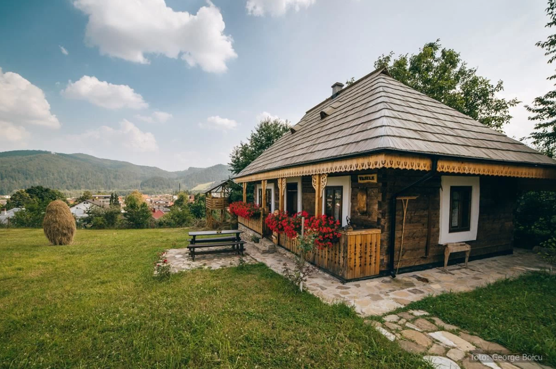 cele mai frumoase pensiuni tradiționale din Bucovina