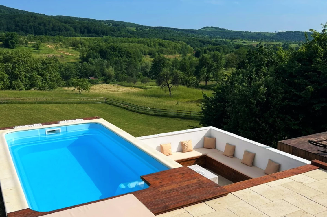 cazare cu piscina in maramures