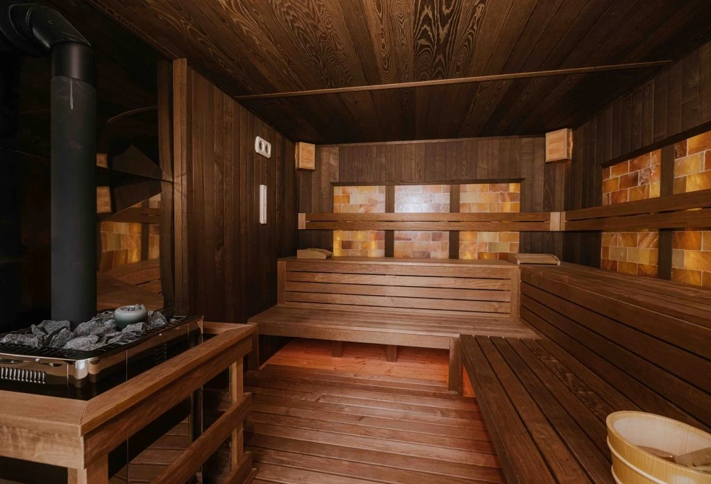 sauna cu sare de Himalaya harghita