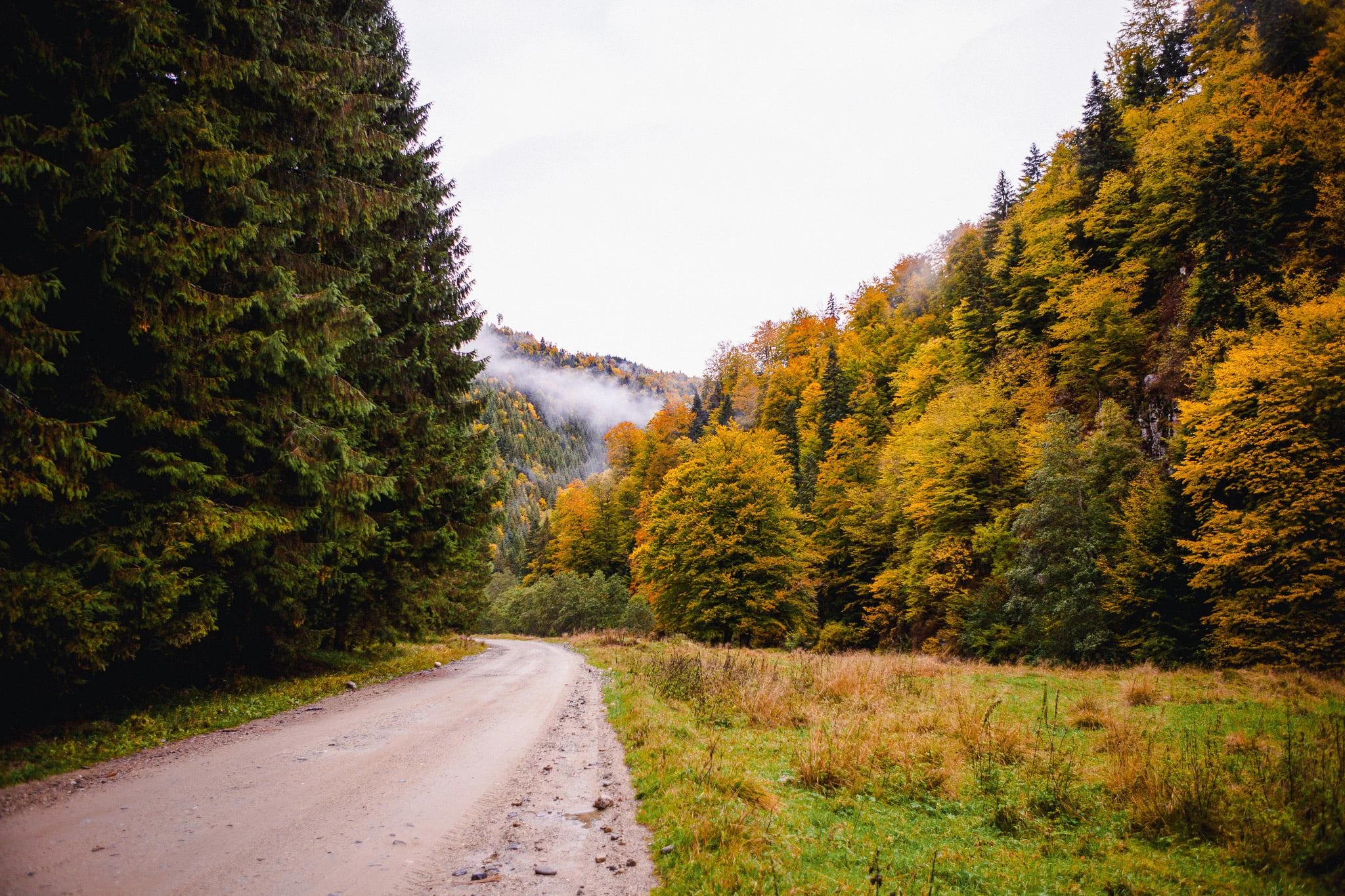 atractii si obeictive muntii fagaras