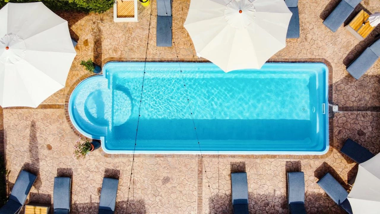 pensiune alfa cazare cu piscina mamaia