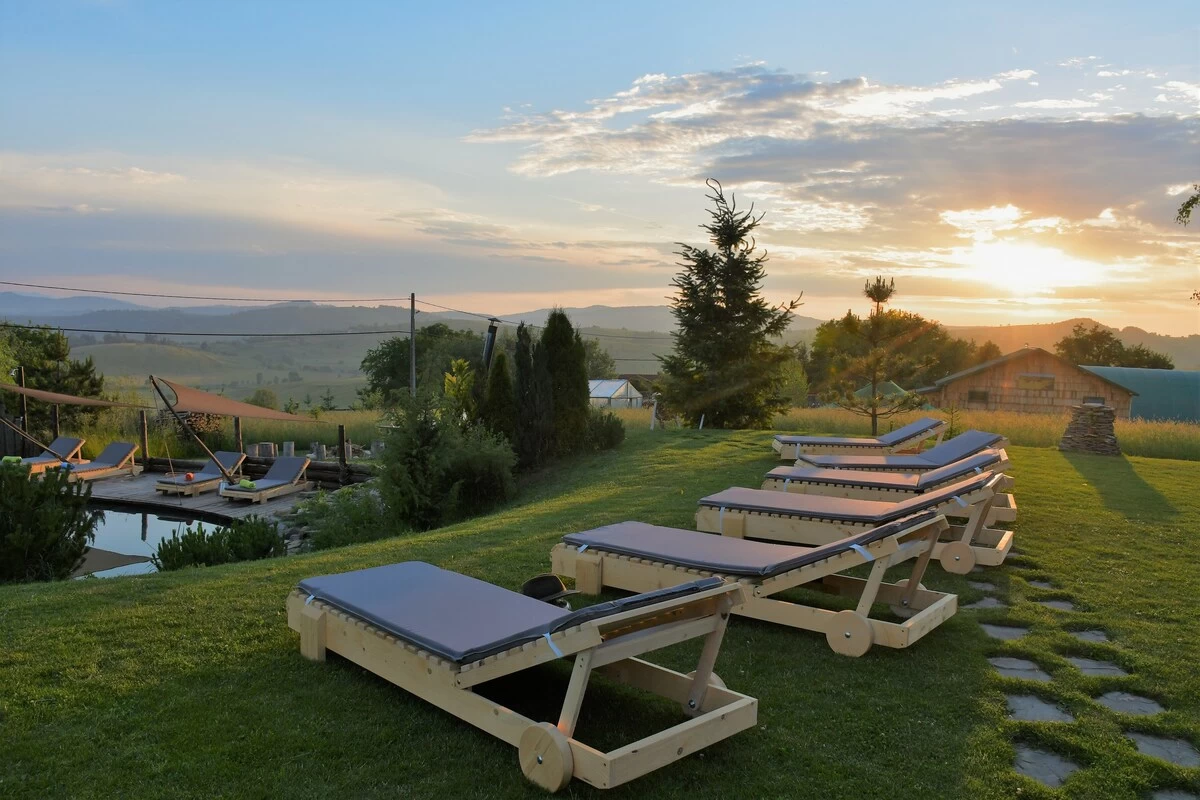 cabana cu piscina naturala