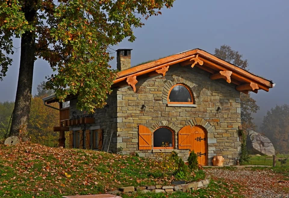 casa de piatra maramures