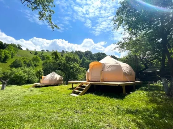 flore's garden glamping bran