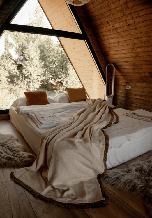 cazari inedite romania