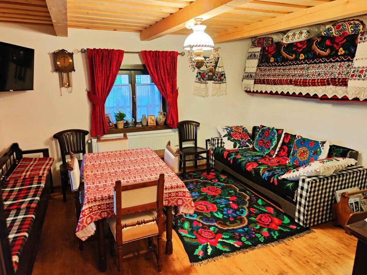 casa traditionala maramures