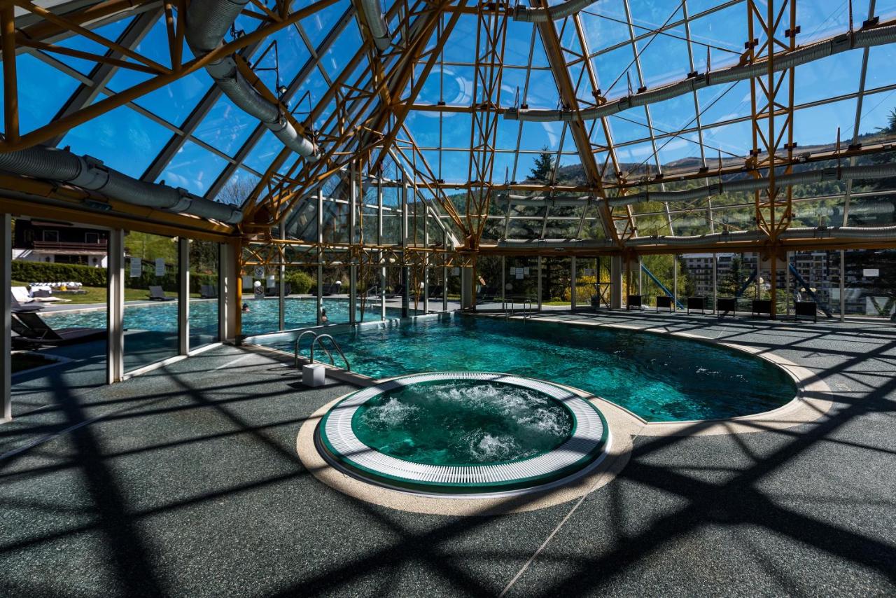 hotel cu piscina interioara sinaia