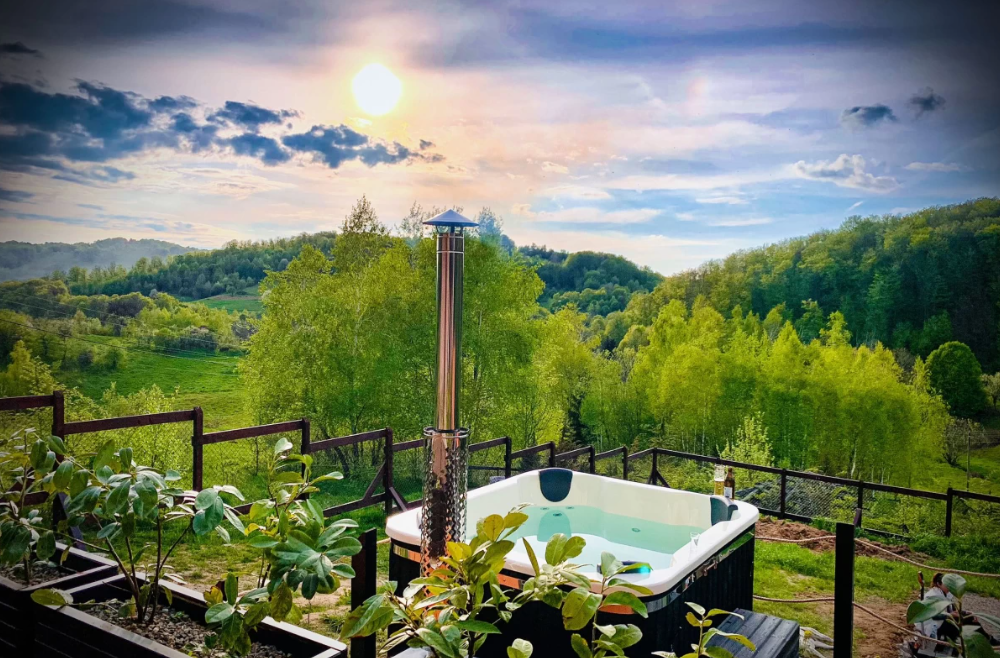 top cazari muntii apuseni