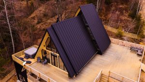 black roof chalet matisesti